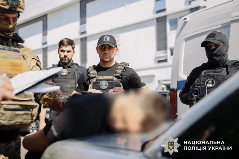 На Полтавщині викрили групу, яка за гроші допомагала військовим тікати з частини