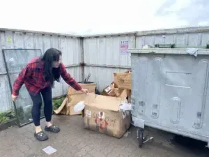 Під Полтавою на смітнику знайшли гуманітарну допомогу з Фінляндії: поліція розпочала перевірку