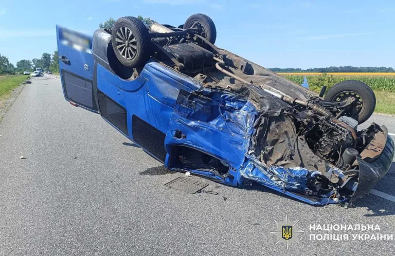 На трасі М-22 біля Полузір'я сталася ДТП за участю Mitsubishi та Fiat: госпіталізували трьох постраждалих