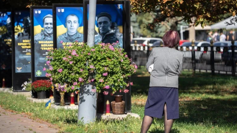Алею Героїв у Полтаві поповнять новими меморіальними щитами