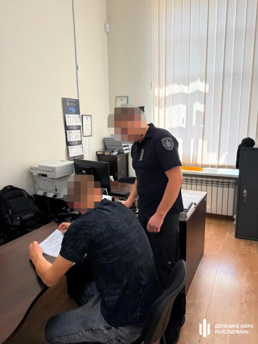 У Полтаві ДБР повідомило про підозру поліцейському, який зламав руку чоловіку під час бусифікації