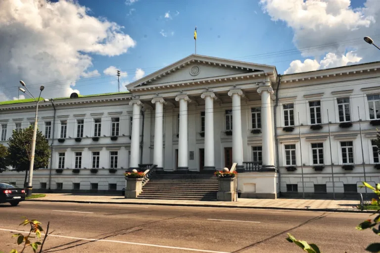 НАБУ розслідує корупційну схему у Полтавській міськраді
