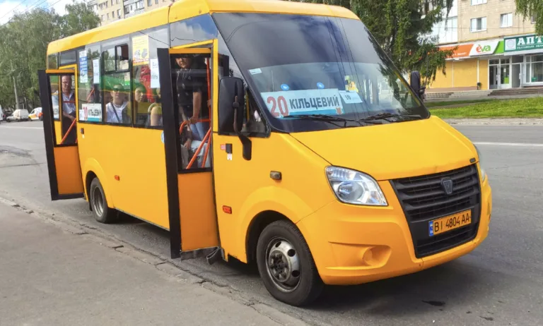 У Полтаві хочуть підвищити ціни на проїзд у автобусах і тролейбусах: скільки коштуватиме квиток