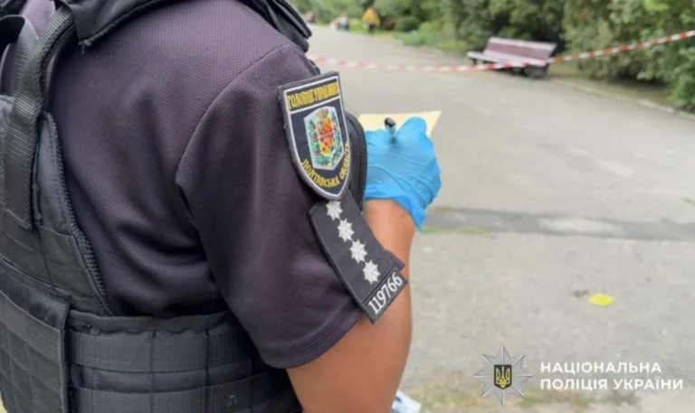 Чоловік відкрив вогонь по поліцейських на Полтавщині: одного правоохоронця поранено