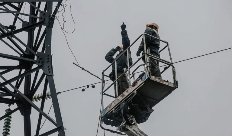 Частина Полтавщини перебуває без світла через негоду: куди звертатися абонентам