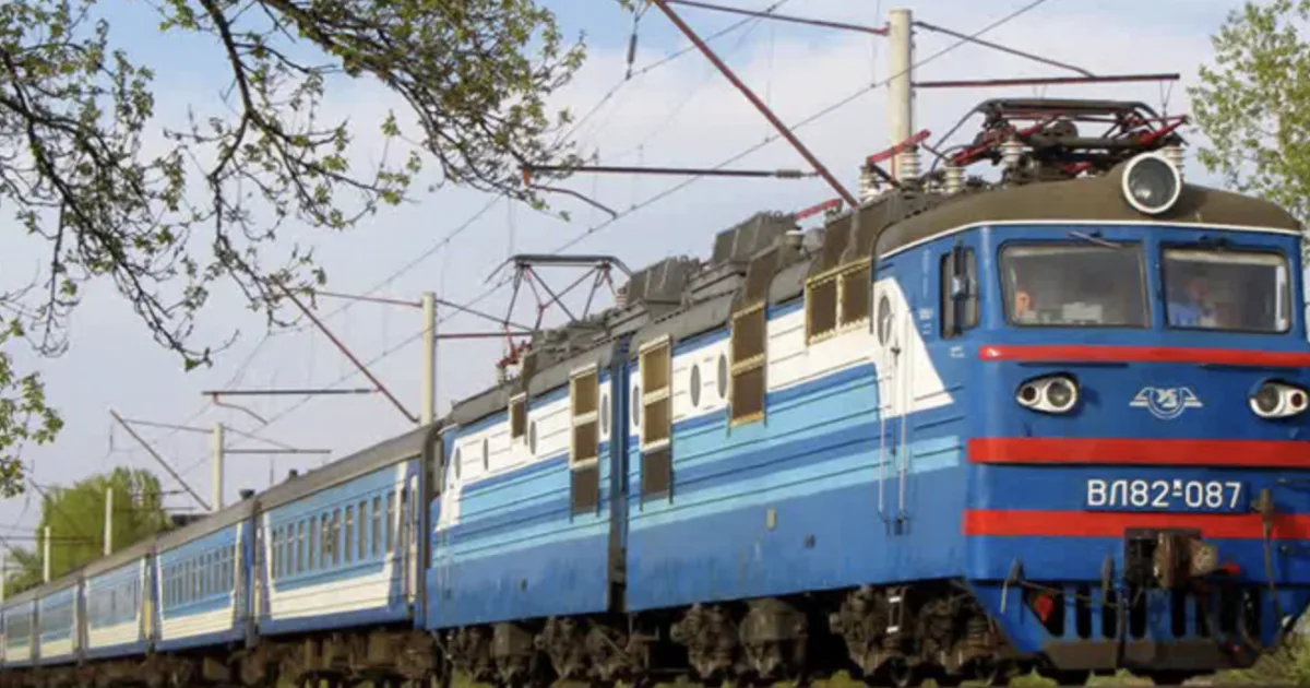 На Полтавщині пасажирський потяг травмував 72-річного чоловіка